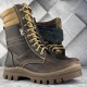 Urbane taktische Stiefel. Moderne Militärstiefel. Kampfstiefeletten für Herren. Winterstiefel aus Leder mit Fell