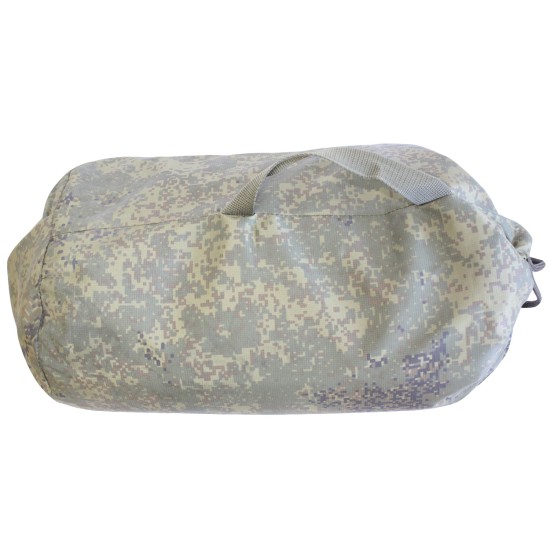 Vivaque de bolsa con una cubierta de camuflaje 
