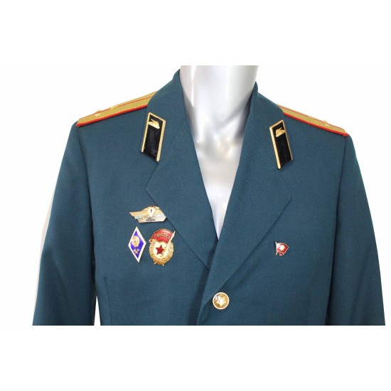 Kostüm des Infanterieoffiziers der Roten Armee Sowjetische Kleidung des Zweiten Weltkriegs