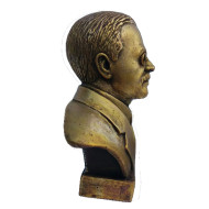 Busto in bronzo del politico sovietico Vyacheslav Molotov