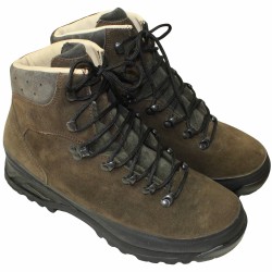 Tactical winter boots with "Vibram" outsole