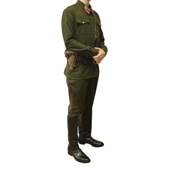Uniforme de kaki russe de lieutenant d'infanterie de l'armée soviétique