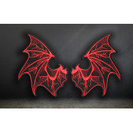 Un paio di patch ricamate ricamate fatte a mano con ali di pipistrello ricamate a forma di ali di Dracula