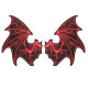 Un paio di patch ricamate ricamate fatte a mano con ali di pipistrello ricamate a forma di ali di Dracula