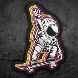 Spaceman on Skateboard Bestickter Bügel- / Klettverschluss-Ärmelaufnäher