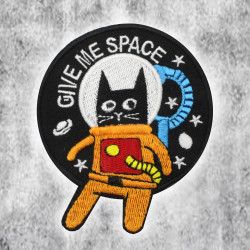 宇宙飛行士の猫 アイロン接着ワッペン 宇宙猫の刺繍ワッペン 縫い付け 宇宙の刺繍「We need space」の名言ワッペン