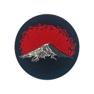 Japanischer Klettverschluss. Samurai-Stickerei. Vulkanausbruch. Japanischer Berg. Gestickter Aufnäher zum Aufbügeln