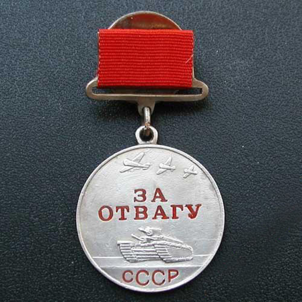 Pin's URSS - Soldat Armée Soviétique - Ton Or Et émail - Original Ukraine
