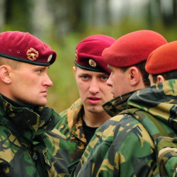 Distintivo delle forze speciali sovietiche "Per onore e professionalità"