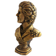 Busto in bronzo della "Signora di ferro" Margaret Hilda Thatcher