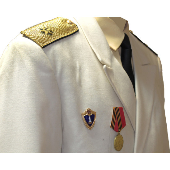 Manteau de parade de la flotte navale de l'amiral blanc avec des chemises