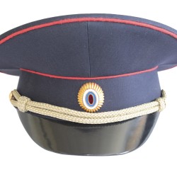 Cappello con visiera e visiera blu della polizia russa con stemma e cordoncino KGB