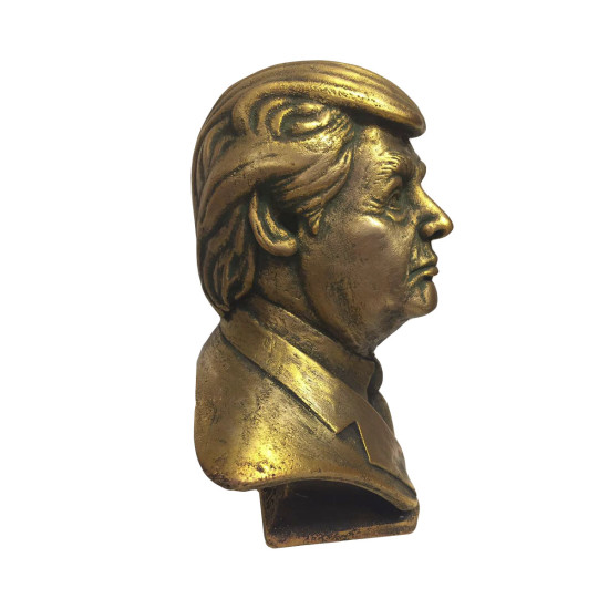 Bronzebüste des 45. Präsidenten der USA Donald Trump