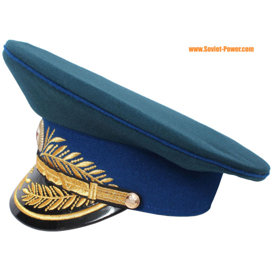 Cappello con visiera del generale del servizio di sicurezza del Comitato sovietico di sicurezza dello stato