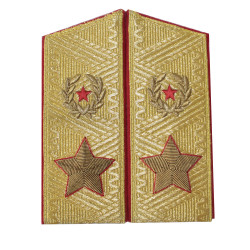 Pardessus de parade de général de l'armée soviétique, épaulettes depuis 1974 épaulettes