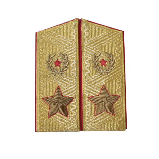 Pardessus de parade de général de l'armée soviétique, épaulettes depuis 1974 épaulettes