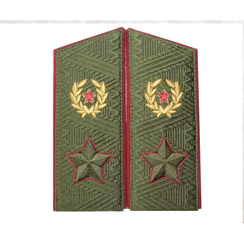 Soportes de abrigo diarios generales del general del ejército soviético  desde 1974 charreteras
