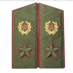 Les épaulettes quotidiennes du pardessus de l'armée soviétique, depuis 1974, épaulettes
