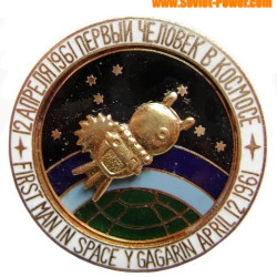 BADGE SPATIAL SOVIETIQUE Premier homme dans l'espace Y. Gagarin