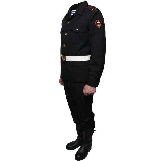 Officier des marines russes défilé uniforme noir