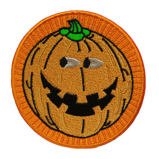 Patch d'Halloween avec un cadeau de fête à la citrouille