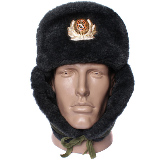 Cappello Ushanka in pelliccia di pecora delle guardie di frontiera dell'esercito sovietico