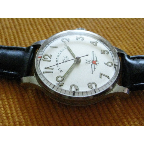 Soviet wristwatch POBEDA mechanical Victory Shturmanskie USSR watch