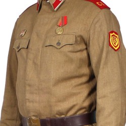 Soldado de ejército ruso militar campo uniforme