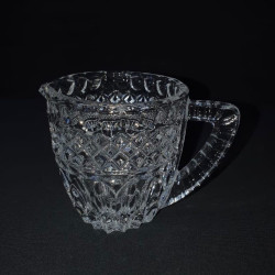 Taza de cristal checo para diferentes bebidas.